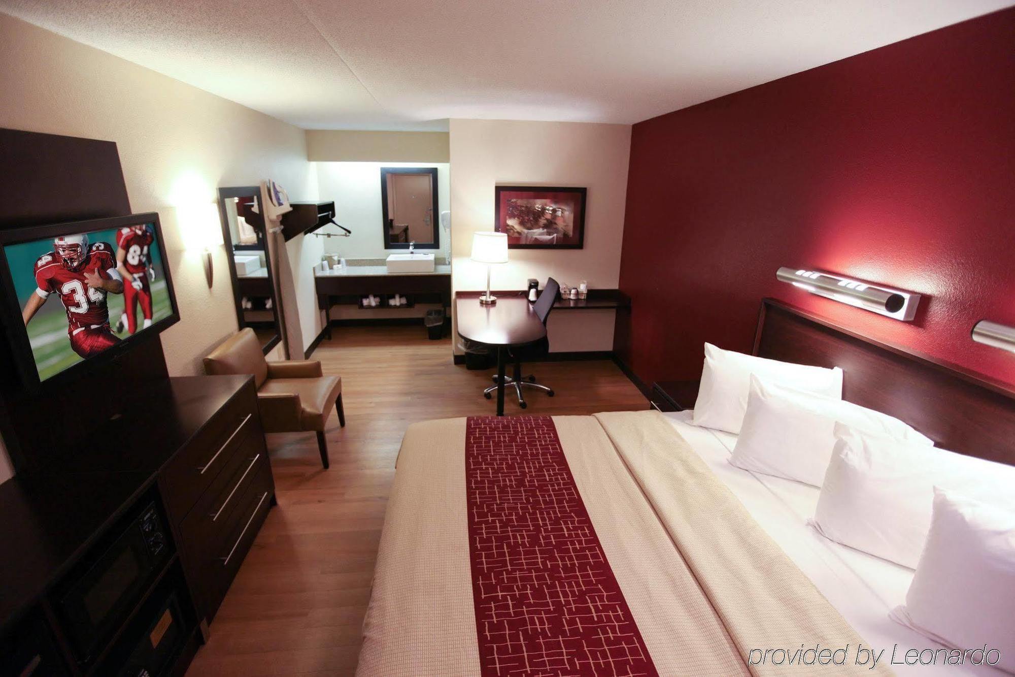 Red Roof Inn Plus+ University At Buffalo - Амхерст Экстерьер фото